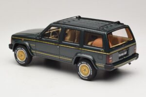 Jeep Cherokee XJ Limited Dark Hunter Green Otto 1:18 OT1340 Hars — afbeelding 5 van 6