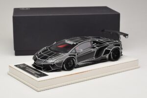 Lamborghini Aventador Liberty Walk TRON Glanzend Zwart JUC 1:18 J32-14 Hars — afbeelding 7 van 7