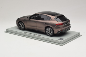Maserati Grecale Brons BBR 1:18 P18220FMAS Hars — afbeelding 5 van 7