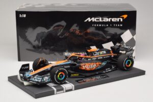 McLaren MCL36 #3 D. Ricciardo Abu Dhabi GP 2022 Minichamps 1:18 537224003 Hars — afbeelding 7 van 7