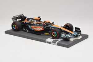 McLaren MCL36 O. Piastri Abu Dhabi Test 2022 Minichamps 1:18 537221828 Hars — afbeelding 4 van 7