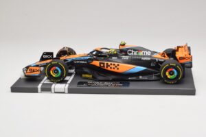 McLaren MCL60 #4 L. Norris 2nd Place Hungarian GP 2023 Minichamps 1:18 537233004 Hars — afbeelding 3 van 7