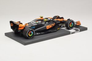 McLaren MCL60 #4 L. Norris 2nd Place Japanese GP 2023 Minichamps 1:18 537233504 Hars — afbeelding 2 van 7
