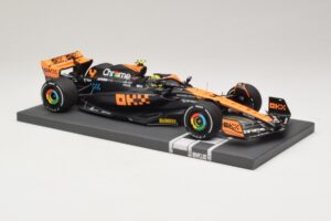 McLaren MCL60 #4 L. Norris 2nd Place Japanese GP 2023 Minichamps 1:18 537233504 Hars — afbeelding 4 van 7