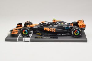 McLaren MCL60 #4 L. Norris 2nd Place Singapore GP 2023 Minichamps 1:18 537233404 Hars — afbeelding 3 van 7