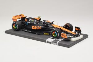 McLaren MCL60 #4 L. Norris 2nd Place Singapore GP 2023 Minichamps 1:18 537233404 Hars — afbeelding 4 van 7