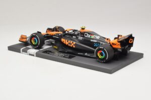 McLaren MCL60 #4 L. Norris 2nd Place Singapore GP 2023 Minichamps 1:18 537233404 Hars — afbeelding 5 van 7