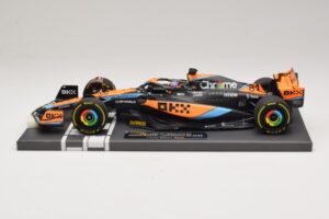 McLaren MCL60 #81 O. Piastri Hungarian GP 2023 Minichamps 1:18 537233081 Hars — afbeelding 3 van 7