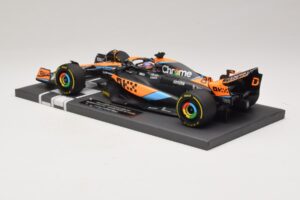 McLaren MCL60 #81 O. Piastri Hungarian GP 2023 Minichamps 1:18 537233081 Hars — afbeelding 5 van 7