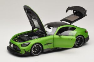 Mercedes AMG GT Black Series C190 Matt Green Metallic Minichamps 1:18 110032022 Metaal — afbeelding 2 van 8