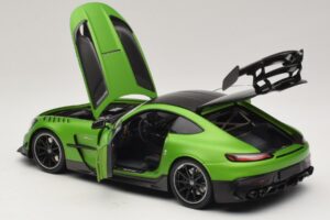 Mercedes AMG GT Black Series C190 Matt Green Metallic Minichamps 1:18 110032022 Metaal — afbeelding 5 van 8