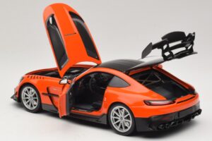 Mercedes AMG GT Black Series C190 Oranje met Zilveren Velgen Minichamps 1:18 110032024 Metaal — afbeelding 5 van 8