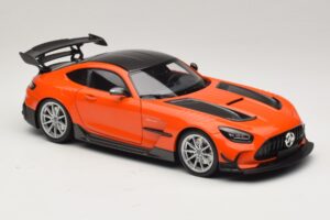 Mercedes AMG GT Black Series C190 Oranje met Zilveren Velgen Minichamps 1:18 110032024 Metaal — afbeelding 6 van 8
