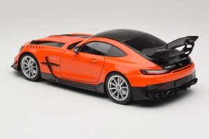 Mercedes AMG GT Black Series C190 Oranje met Zilveren Velgen Minichamps 1:18 110032024 Metaal — afbeelding 7 van 8