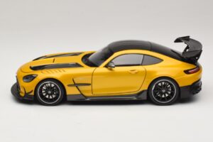 Mercedes AMG GT Black Series C190 Solarbeam Yellow Metallic Minichamps 1:18 110032021 Metaal — afbeelding 4 van 8