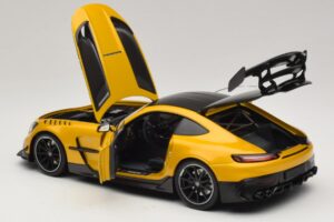 Mercedes AMG GT Black Series C190 Solarbeam Yellow Metallic Minichamps 1:18 110032021 Metaal — afbeelding 5 van 8