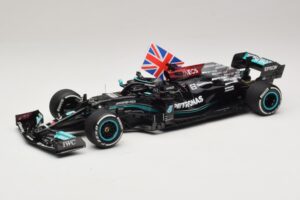 Mercedes AMG Petronas W12 E Performance L. Hamilton Winner British GP 2021 Minichamps 1:18 110211144 Hars