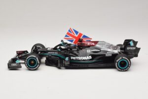 Mercedes AMG Petronas W12 E Performance L. Hamilton Winner British GP 2021 Minichamps 1:18 110211144 Hars — afbeelding 3 van 7