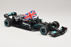 Mercedes AMG Petronas W12 E Performance L. Hamilton Winner British GP 2021 Minichamps 1:18 110211144 Hars — afbeelding 4 van 7
