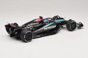 Mercedes AMG Petronas W15 E Performance G. Russell 2024 Minichamps 1:18 110240163 Hars — afbeelding 2 van 7