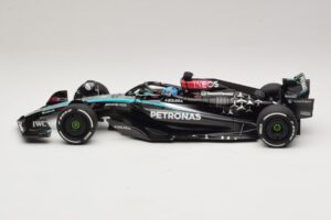 Mercedes AMG Petronas W15 E Performance G. Russell 2024 Minichamps 1:18 110240163 Hars — afbeelding 3 van 7