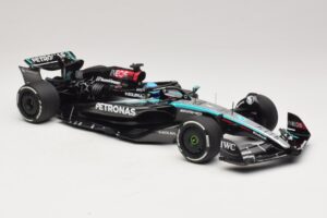 Mercedes AMG Petronas W15 E Performance G. Russell 2024 Minichamps 1:18 110240163 Hars — afbeelding 4 van 7