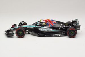 Mercedes AMG Petronas W15 E Performance L. Hamilton Winner British GP 2024 Minichamps 1:18 110241244 Hars — afbeelding 3 van 7