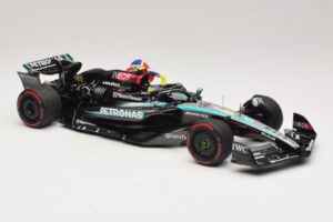Mercedes AMG Petronas W15 E Performance L. Hamilton Winner British GP 2024 Minichamps 1:18 110241244 Hars — afbeelding 4 van 7
