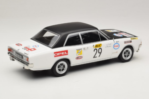 Opel Commodore A #29 J-L. Clarr / J-P. Peyroux Tour de France Automobile 1971 MCG 1:18 MCG18562R Metaal — afbeelding 2 van 6