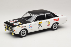 Opel Commodore A #29 J-L. Clarr / J-P. Peyroux Tour de France Automobile 1971 MCG 1:18 MCG18562R Metaal