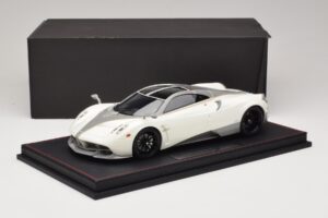 Pagani Huayra Luminous Green AB 1:18 REMC041 Hars — afbeelding 7 van 7