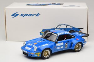Porsche 911 RSR #6 Wallys Jeans Nurburgring 1974 Spark 1:18 18S088 Hars — afbeelding 6 van 6