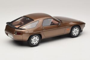 Porsche 928 S Tobacco Metallic GT Spirit 1:18 GT1005 Hars — afbeelding 2 van 6