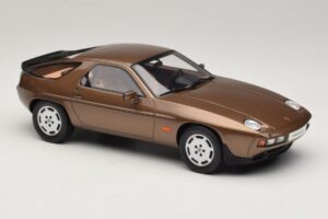Porsche 928 S Tobacco Metallic GT Spirit 1:18 GT1005 Hars — afbeelding 4 van 6