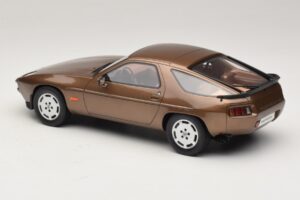 Porsche 928 S Tobacco Metallic GT Spirit 1:18 GT1005 Hars — afbeelding 5 van 6