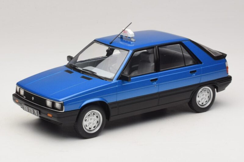 Renault 11 GTL Taxi James Bond MCG 1:18 MCG18833 Metaal