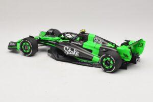 Stake Kick Sauber C44 G. Zhou Emilia Romagna GP 2024 Minichamps 1:18 117240124 Hars — afbeelding 5 van 7