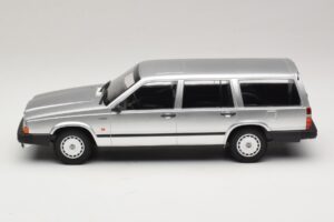 Volvo 740 GL Stationwagon Zilver Minichamps 1:18 155171770 Metaal — afbeelding 3 van 6