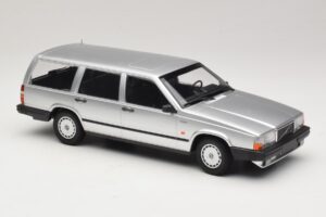 Volvo 740 GL Stationwagon Zilver Minichamps 1:18 155171770 Metaal — afbeelding 4 van 6