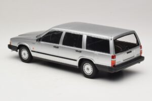 Volvo 740 GL Stationwagon Zilver Minichamps 1:18 155171770 Metaal — afbeelding 5 van 6