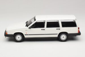Volvo 740 GL Stationwagon Wit Minichamps 1:18 155171772 Metaal — afbeelding 3 van 6