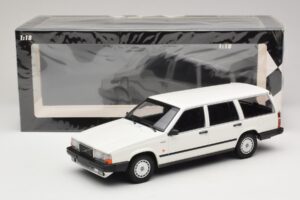 Volvo 740 GL Stationwagon Wit Minichamps 1:18 155171772 Metaal — afbeelding 6 van 6