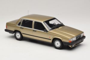 Volvo 740 GL Goud Minichamps 1:18 155171700 Metaal — afbeelding 4 van 6