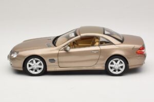 Mercedes SL500 R230 Travertine Beige Norev 1:18 183843 Metaal — afbeelding 4 van 9
