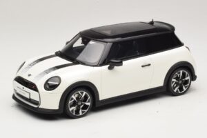 Mini Cooper S F66 Nanuq White Metallic Otto 1:18 OT1245 Hars