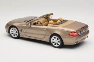 Mercedes SL500 R230 Travertine Beige Norev 1:18 183843 Metaal — afbeelding 8 van 9