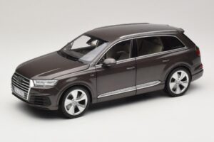 Audi Q7 4M Argus Brown Minichamps 1:18 5011407615 Metaal