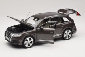 Audi Q7 4M Argus Brown Minichamps 1:18 5011407615 Metaal — afbeelding 2 van 8