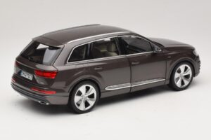 Audi Q7 4M Argus Brown Minichamps 1:18 5011407615 Metaal — afbeelding 3 van 8