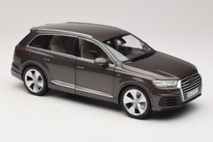 Audi Q7 4M Argus Brown Minichamps 1:18 5011407615 Metaal — afbeelding 6 van 8